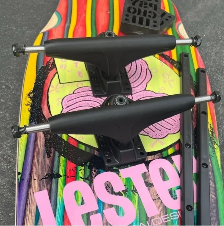 TRACKER TRUCKS - AXIS 161MM Black